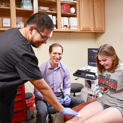 knee-pain-r-a-Sievers-Sports-Medicine-Clovis-Portales-NM